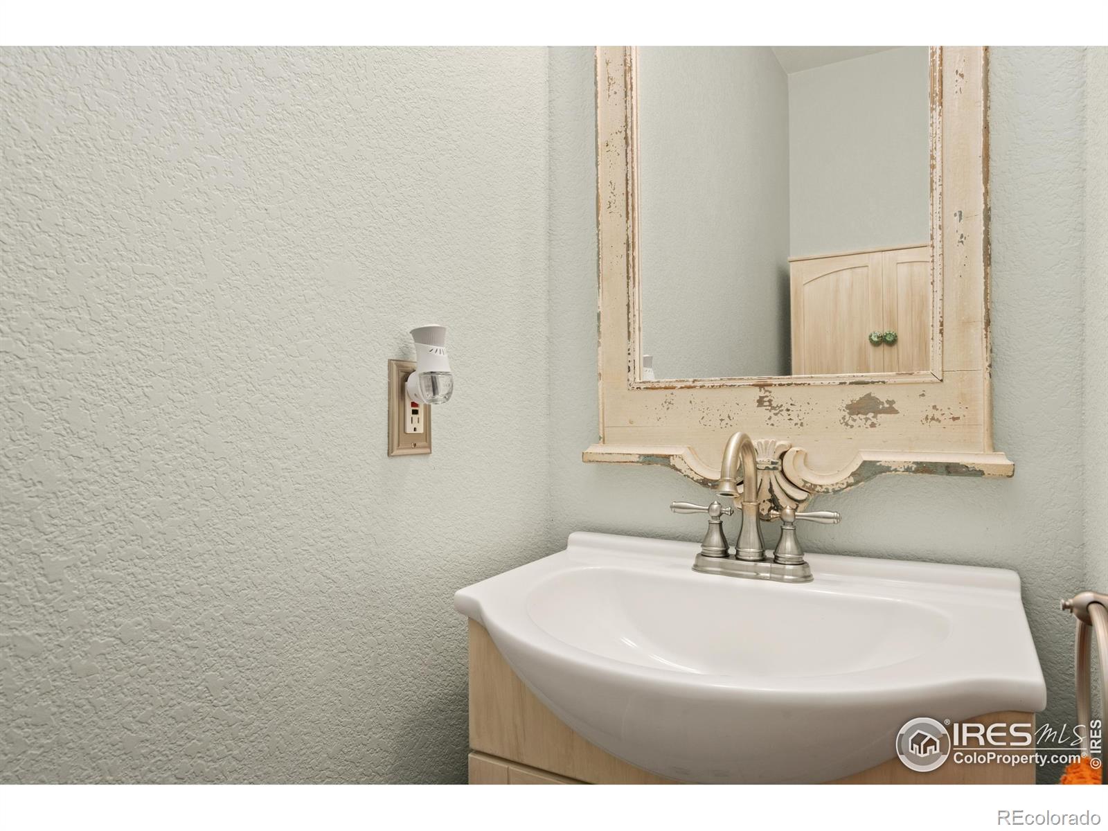 MLS Image #14 for 45  sebring lane,johnstown, Colorado