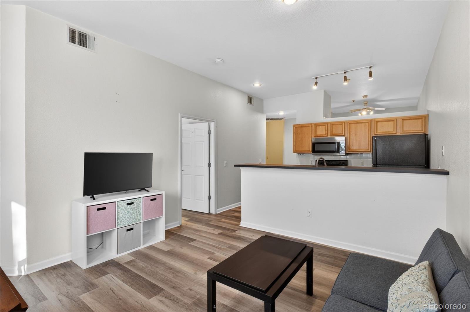 MLS Image #13 for 15475  andrews drive,denver, Colorado