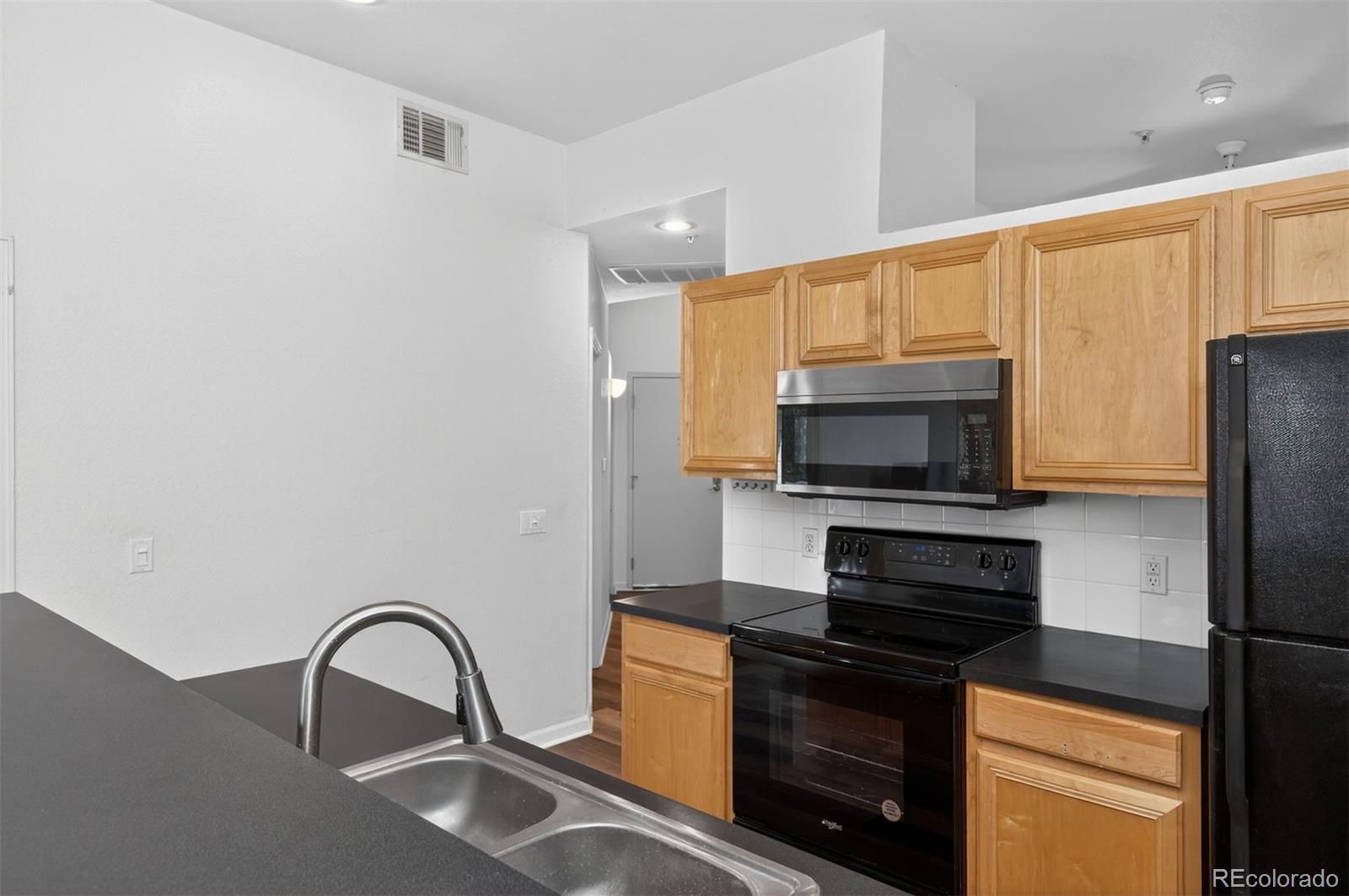 MLS Image #7 for 15475  andrews drive,denver, Colorado