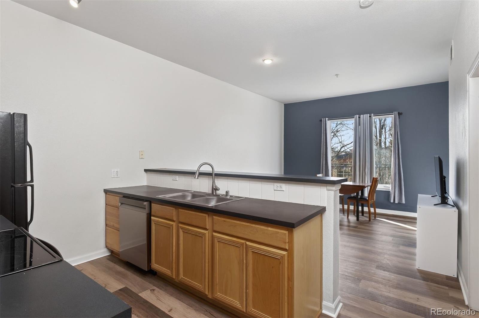 MLS Image #8 for 15475  andrews drive,denver, Colorado