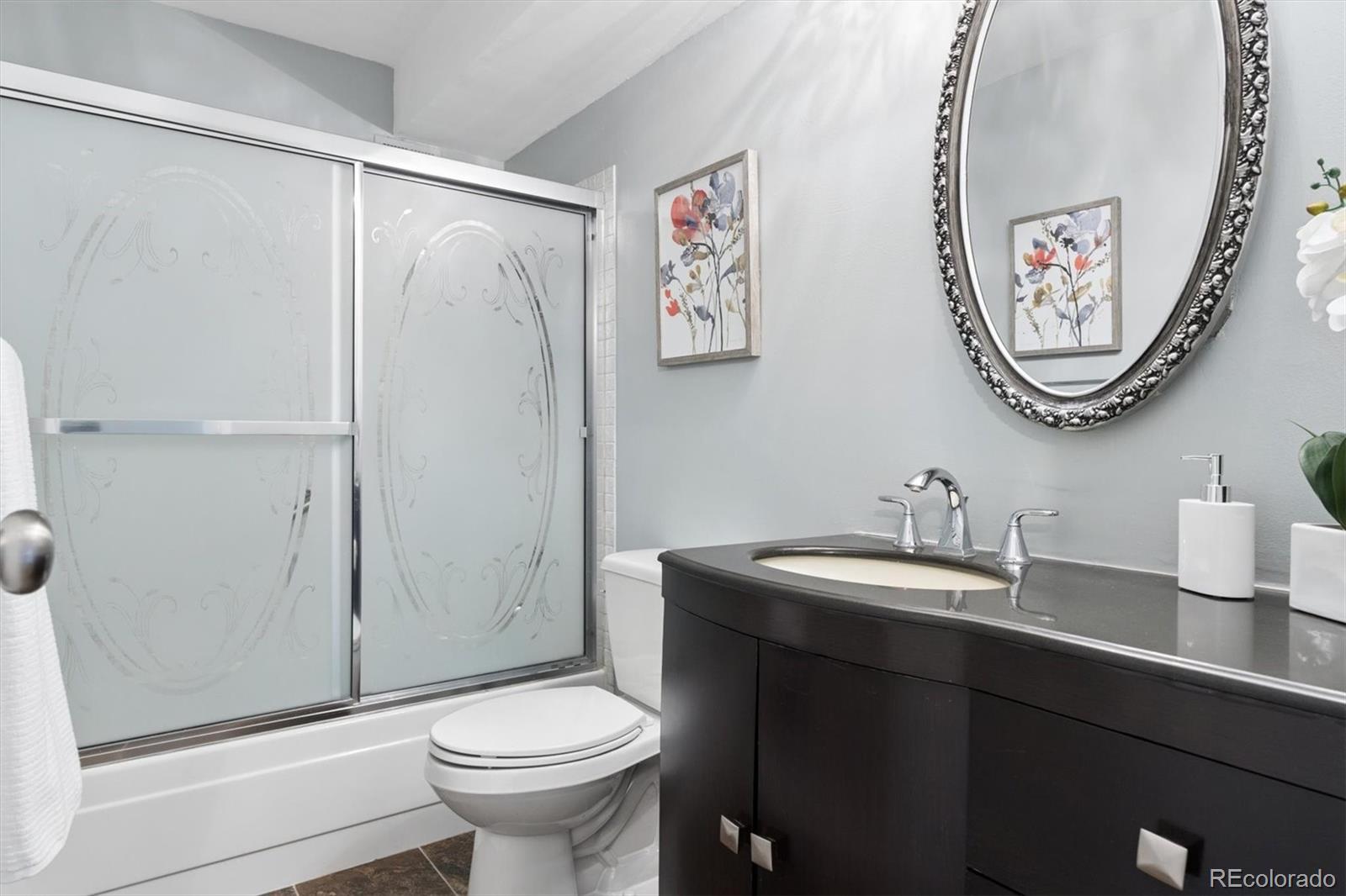 MLS Image #11 for 3470 s poplar street 105,denver, Colorado