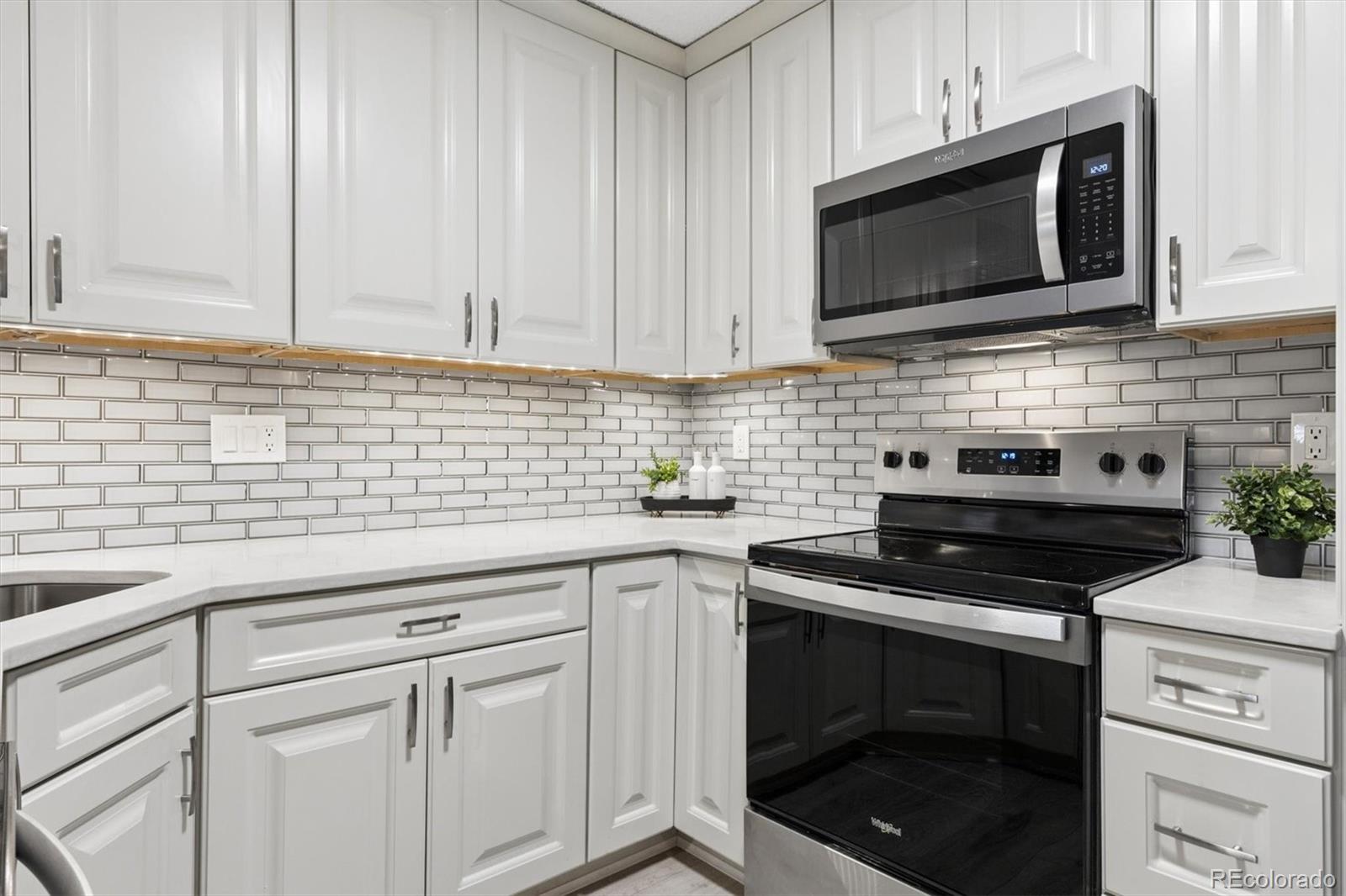 MLS Image #6 for 3470 s poplar street 105,denver, Colorado