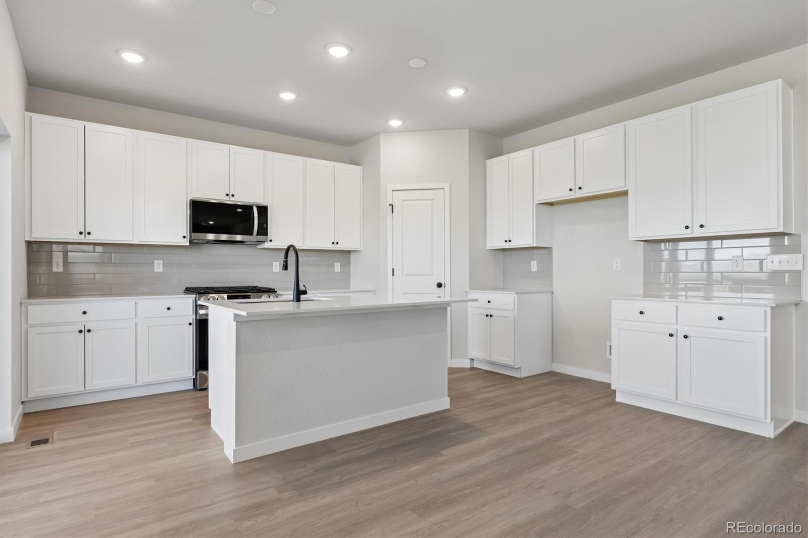 MLS Image #9 for 3681  sandreed street,dacono, Colorado
