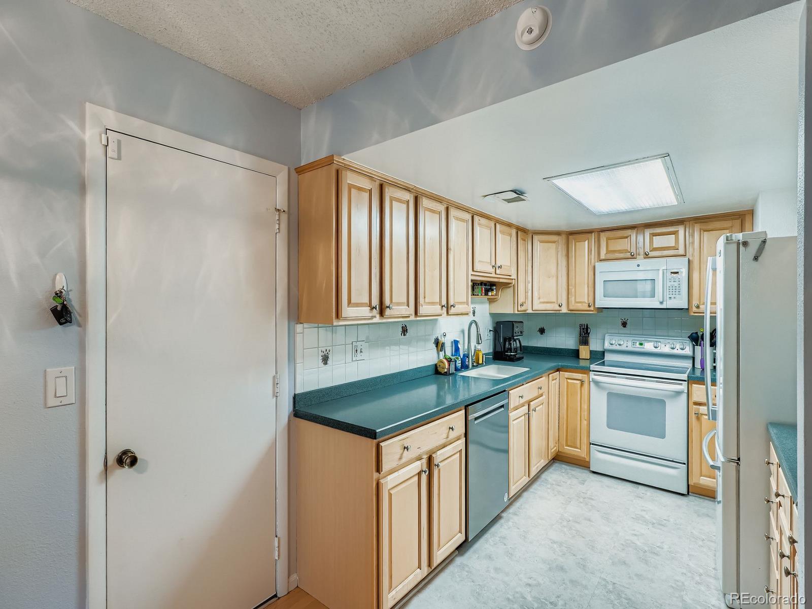 MLS Image #10 for 6795 e arizona avenue,denver, Colorado