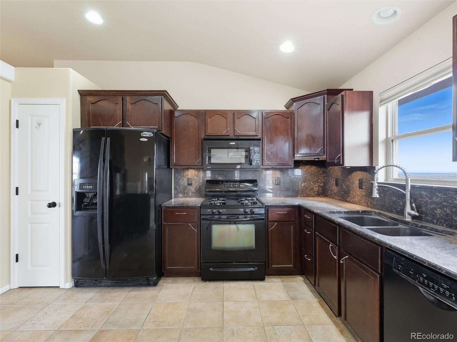 MLS Image #16 for    ,, Colorado