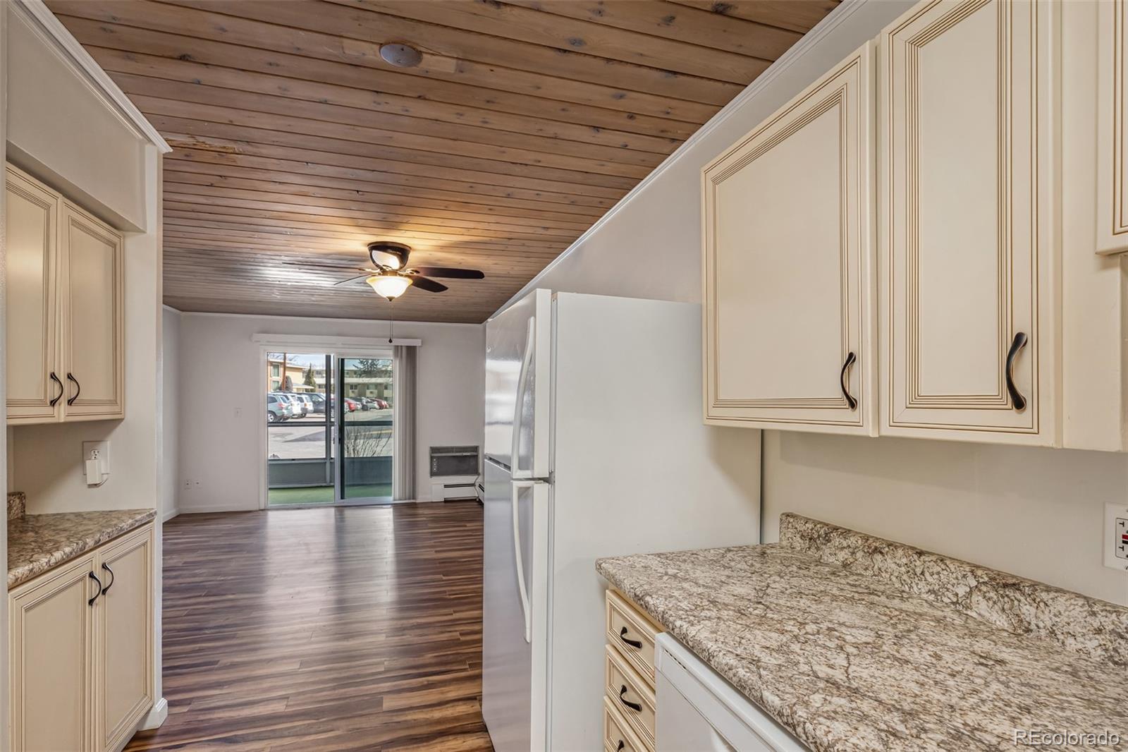 MLS Image #12 for 715 s clinton street 4a,denver, Colorado