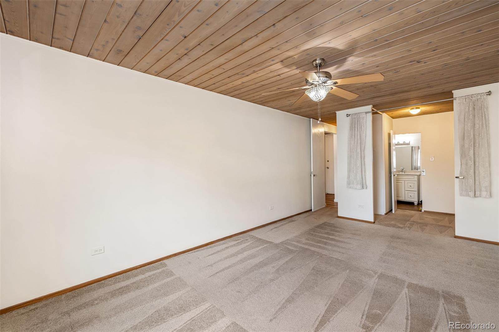 MLS Image #14 for 715 s clinton street 4a,denver, Colorado