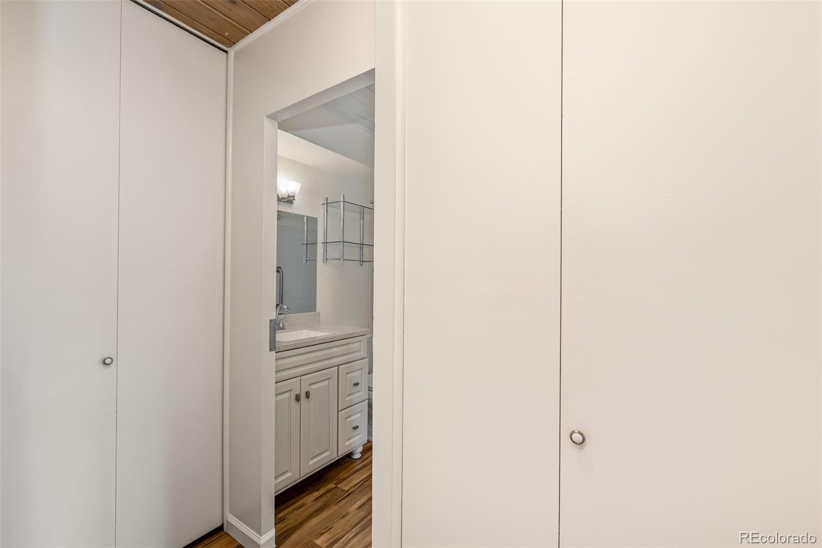 MLS Image #22 for 715 s clinton street 4a,denver, Colorado