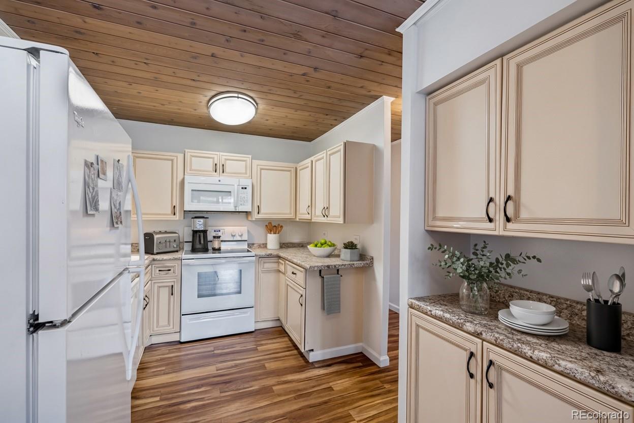 MLS Image #5 for 715 s clinton street 4a,denver, Colorado