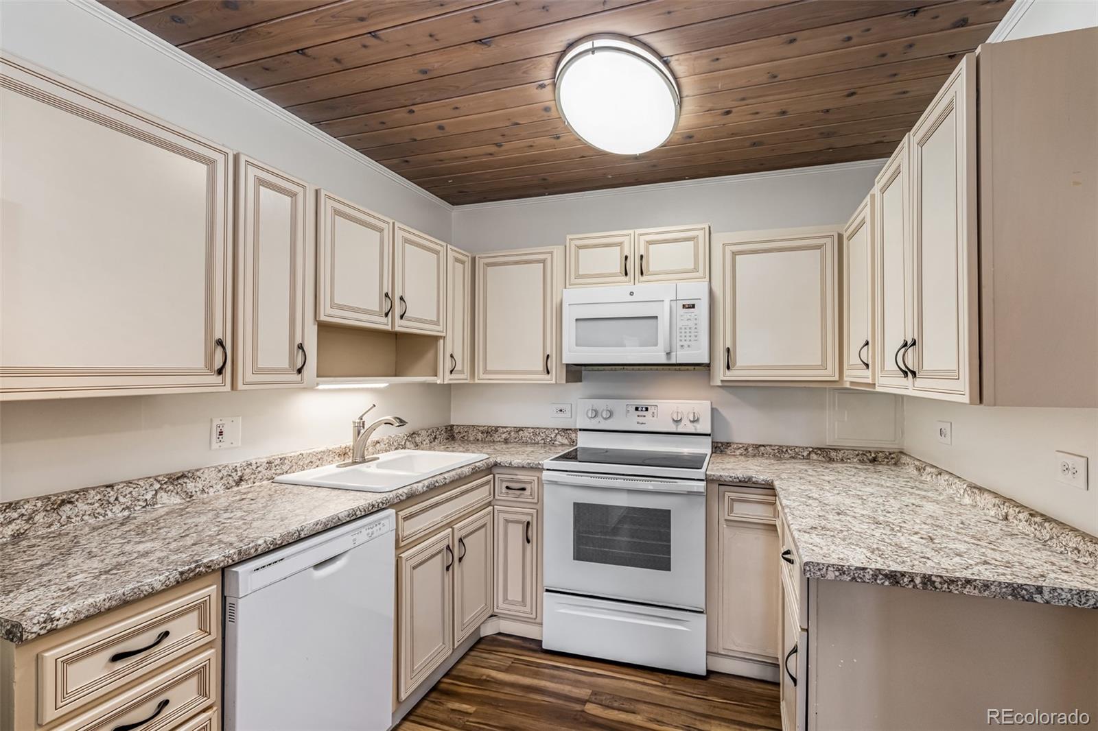 MLS Image #8 for 715 s clinton street 4a,denver, Colorado
