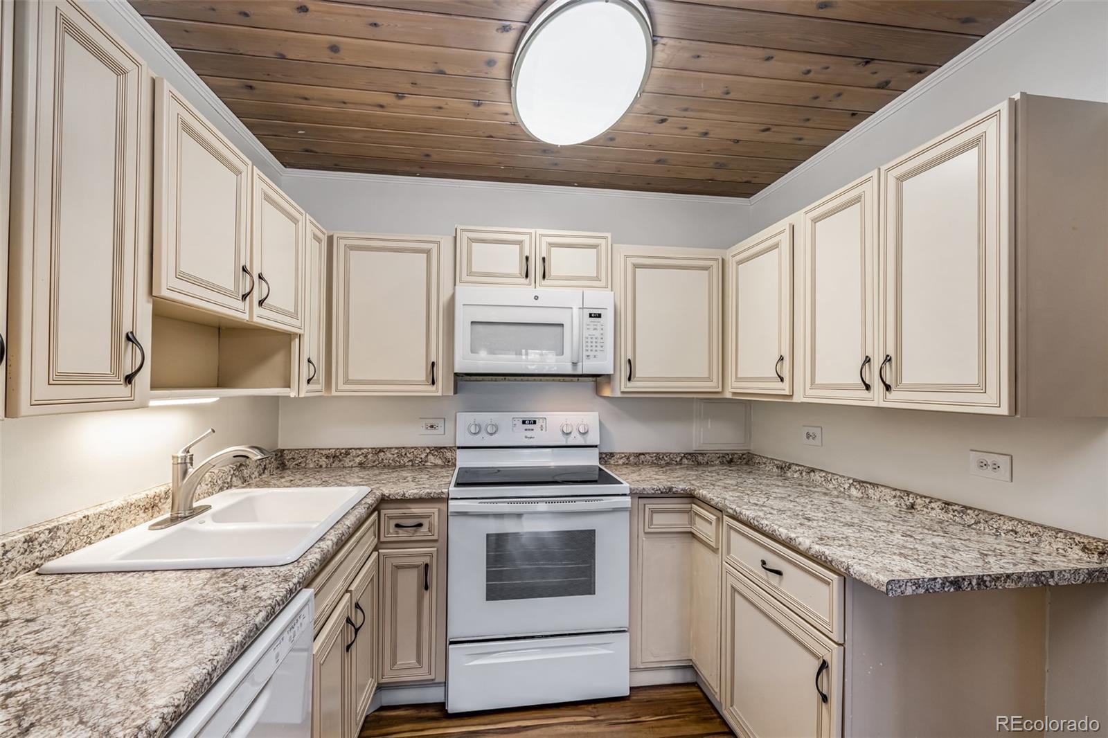 MLS Image #9 for 715 s clinton street 4a,denver, Colorado