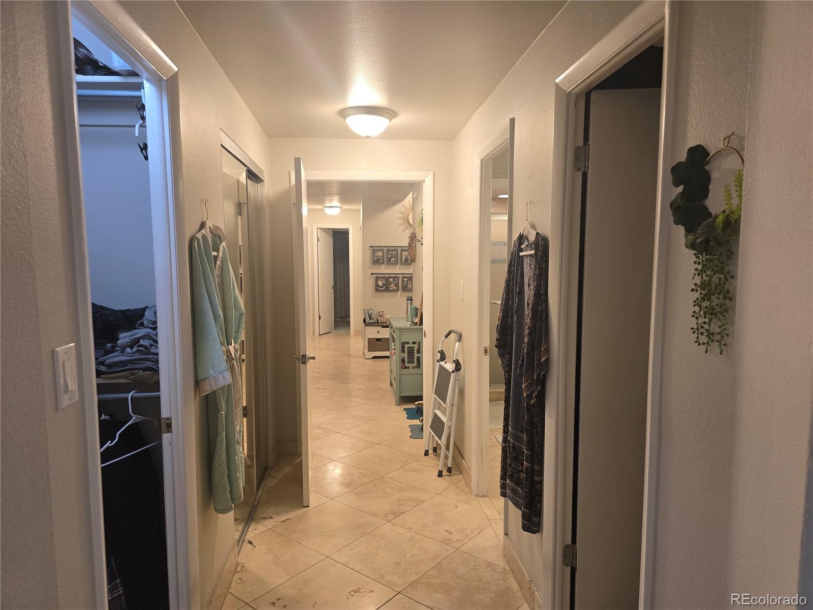 MLS Image #16 for 4250 s olive street,denver, Colorado