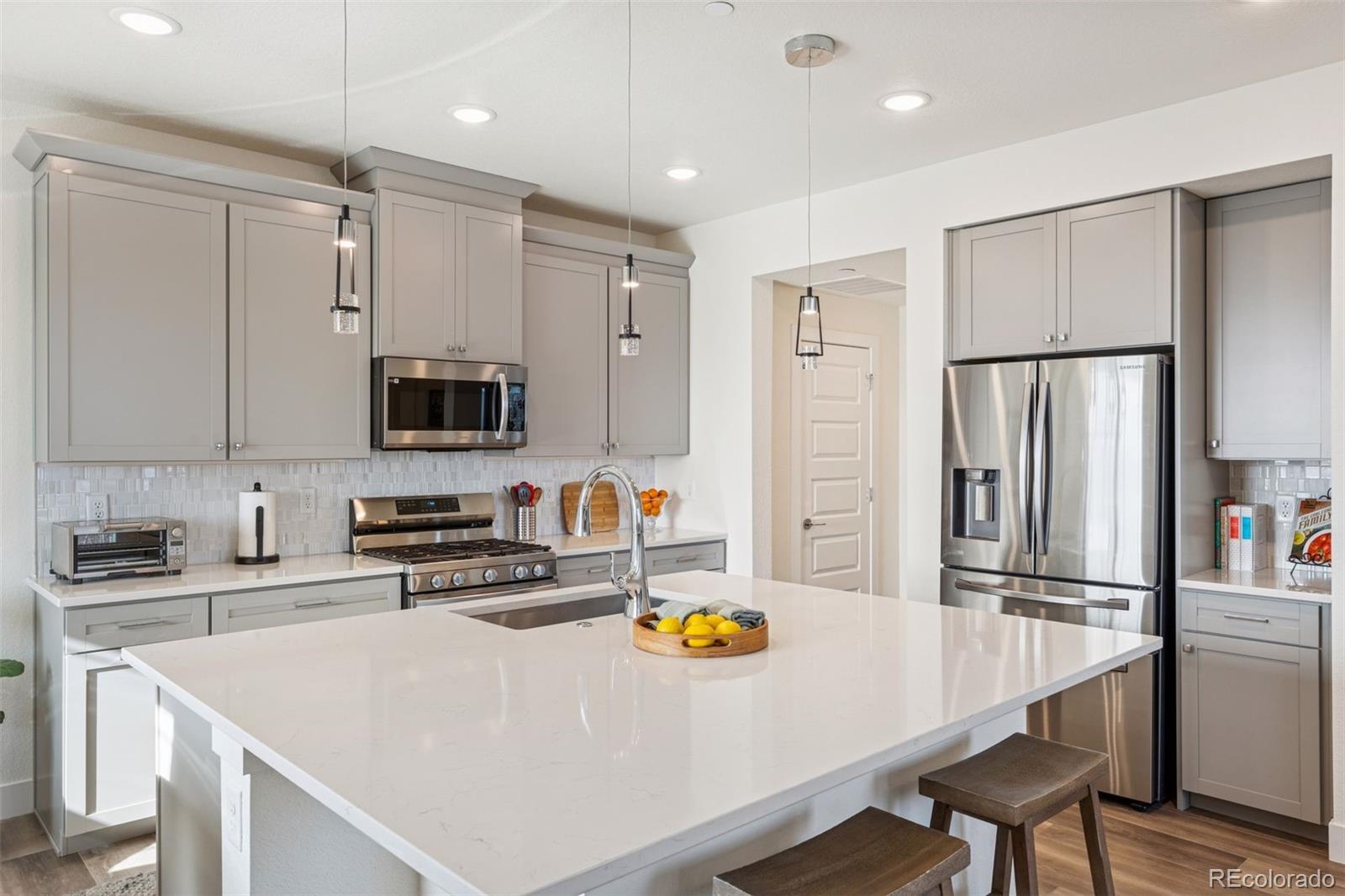 MLS Image #3 for 8848 s kipling way 205,littleton, Colorado