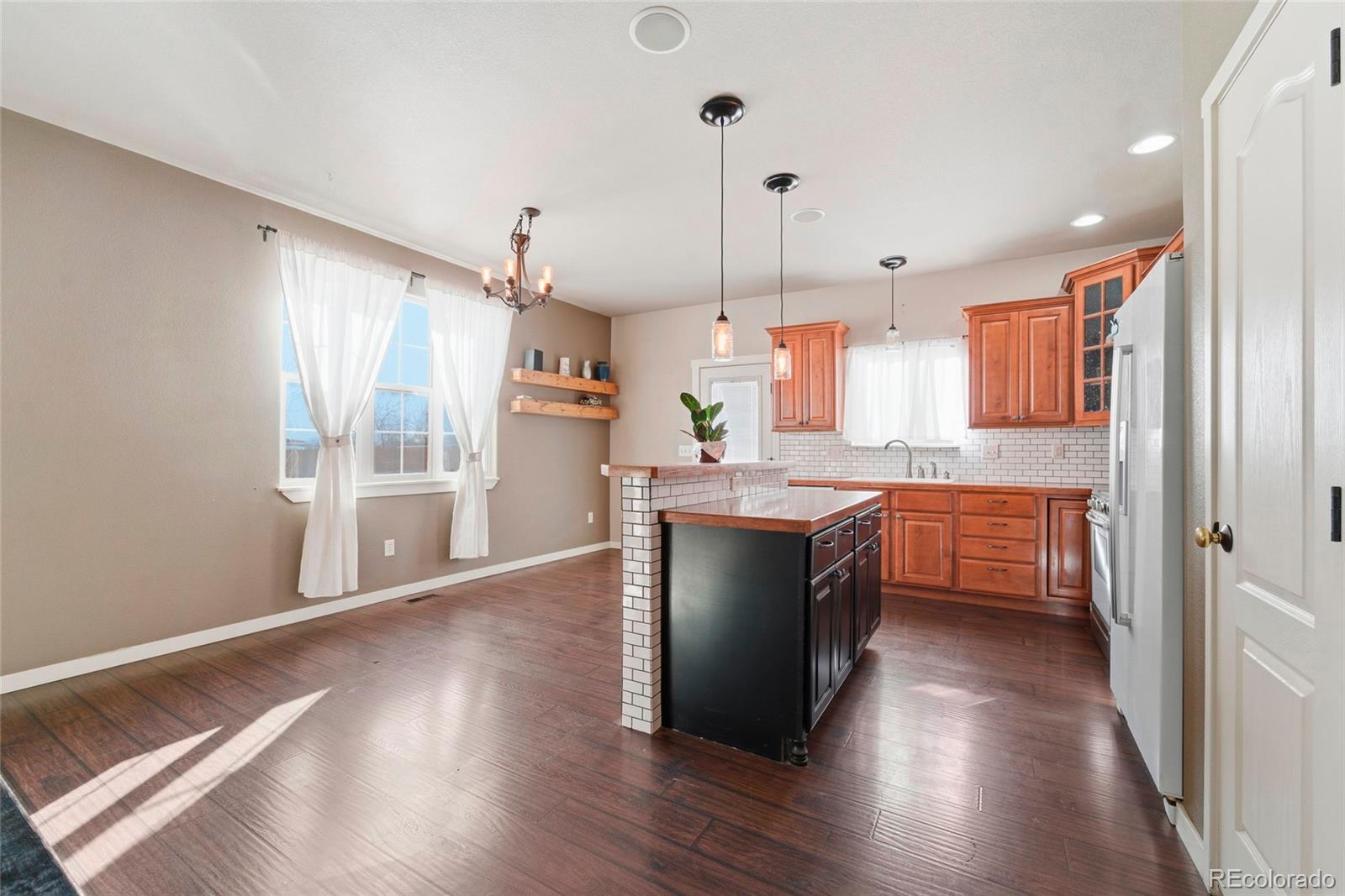 MLS Image #4 for 819  libra court,loveland, Colorado