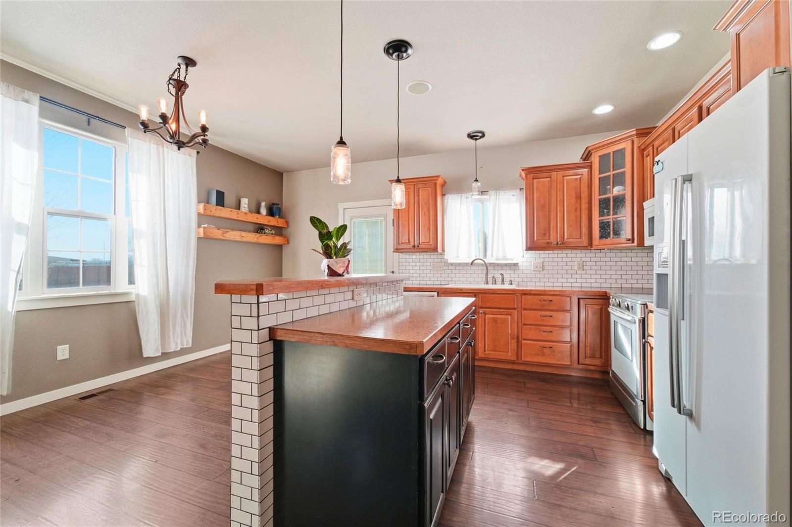 MLS Image #5 for 819  libra court,loveland, Colorado