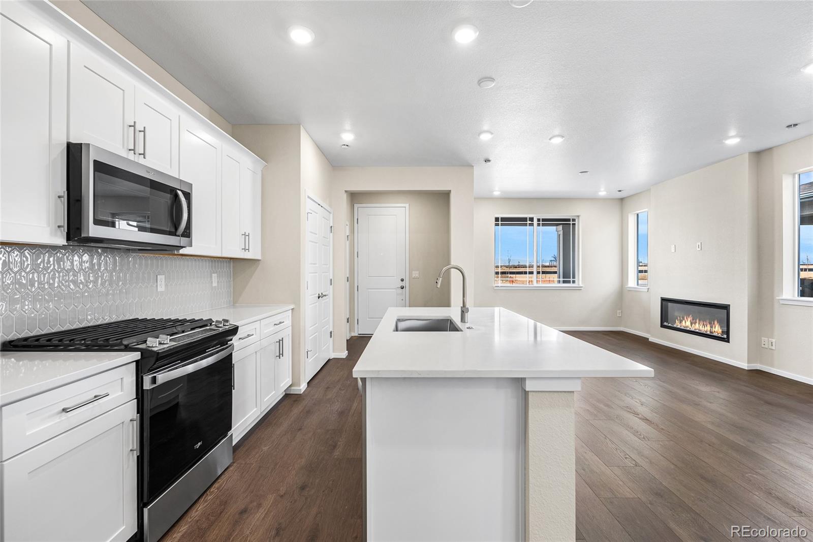 MLS Image #5 for 13188  barefoot lakes parkway,firestone, Colorado