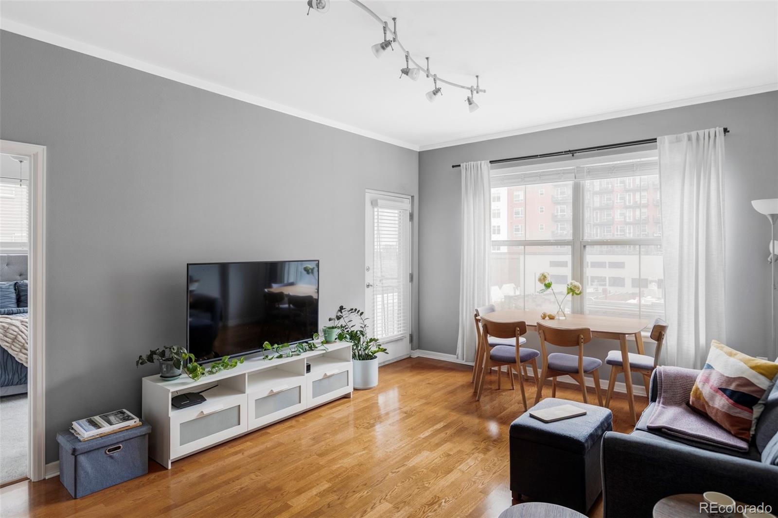 MLS Image #10 for 1975 n grant street 527,denver, Colorado