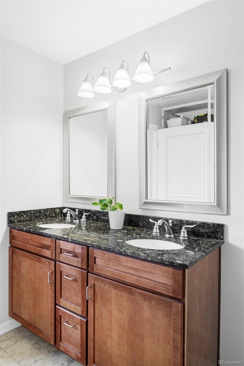 MLS Image #14 for 1975 n grant street 527,denver, Colorado