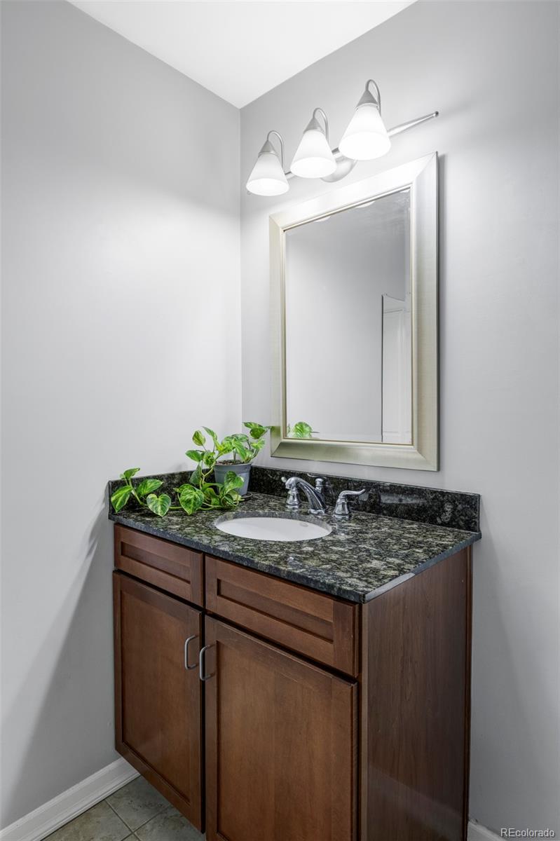 MLS Image #17 for 1975 n grant street 527,denver, Colorado