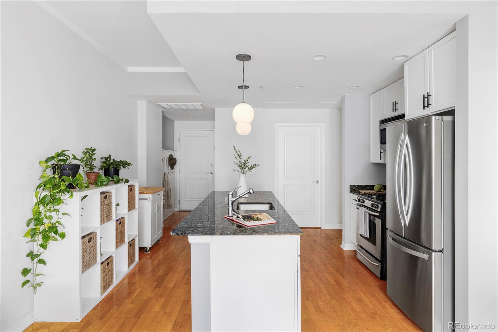 MLS Image #6 for 1975 n grant street 527,denver, Colorado