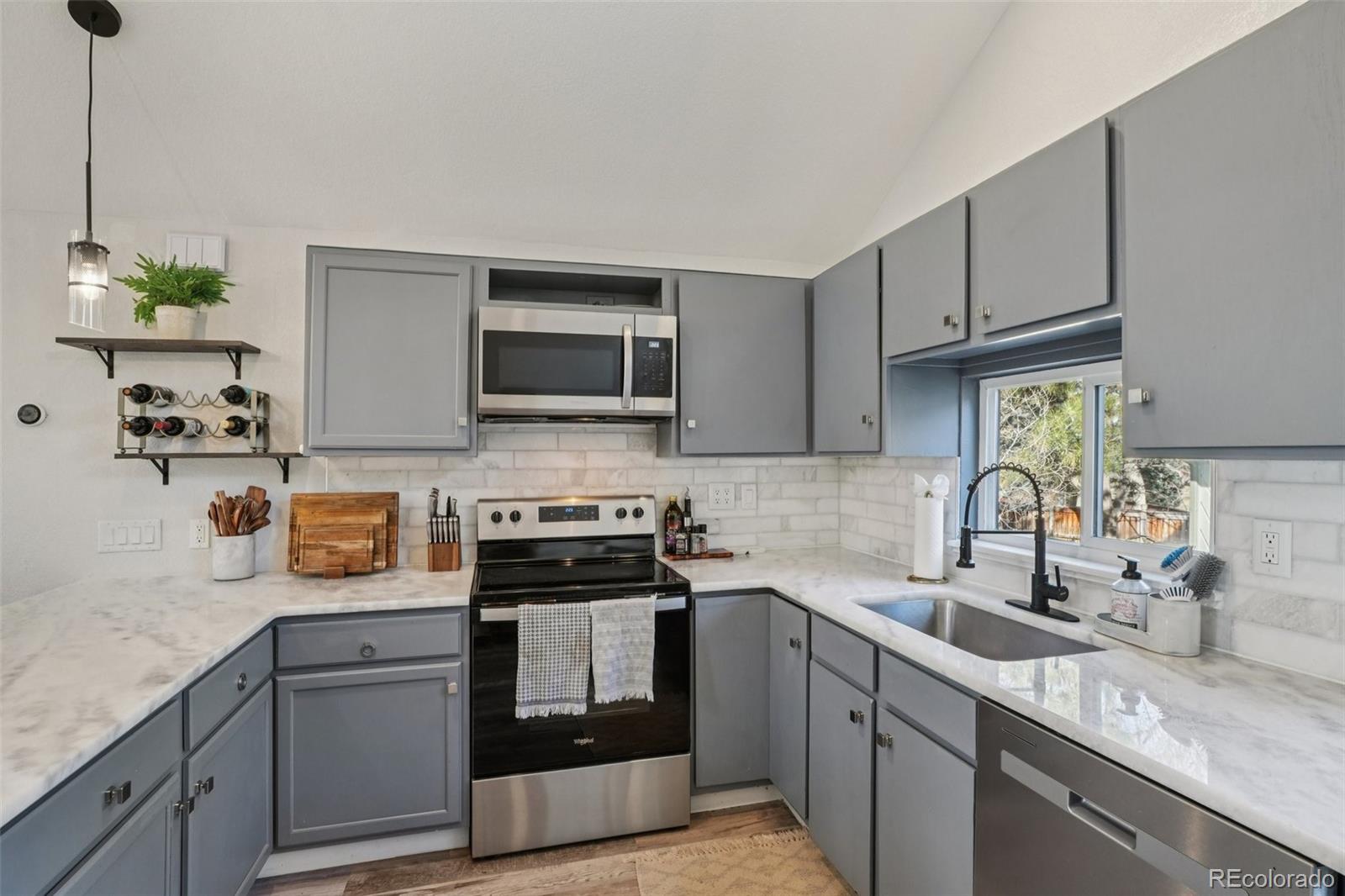 MLS Image #11 for 10205 e peakview avenue,englewood, Colorado