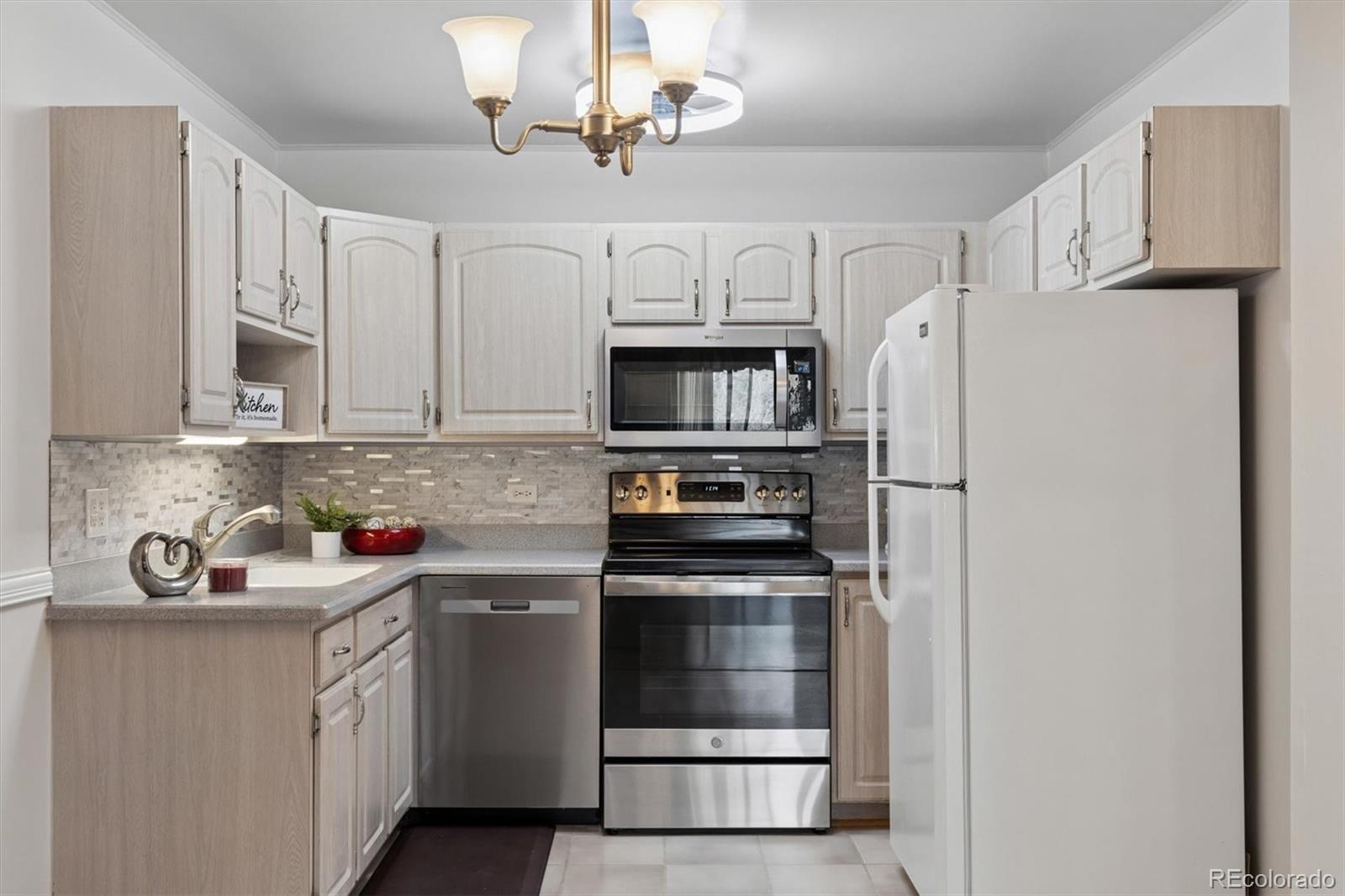 MLS Image #3 for 615 s alton way 12b,denver, Colorado