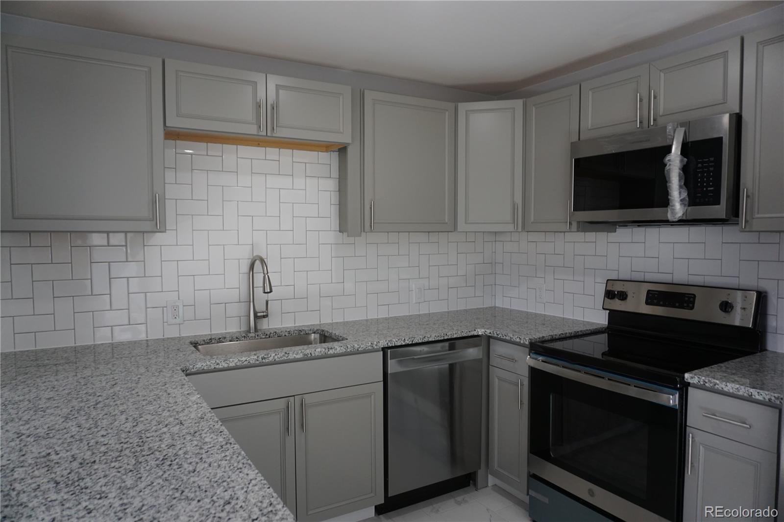 MLS Image #11 for 1657  kingston street,aurora, Colorado