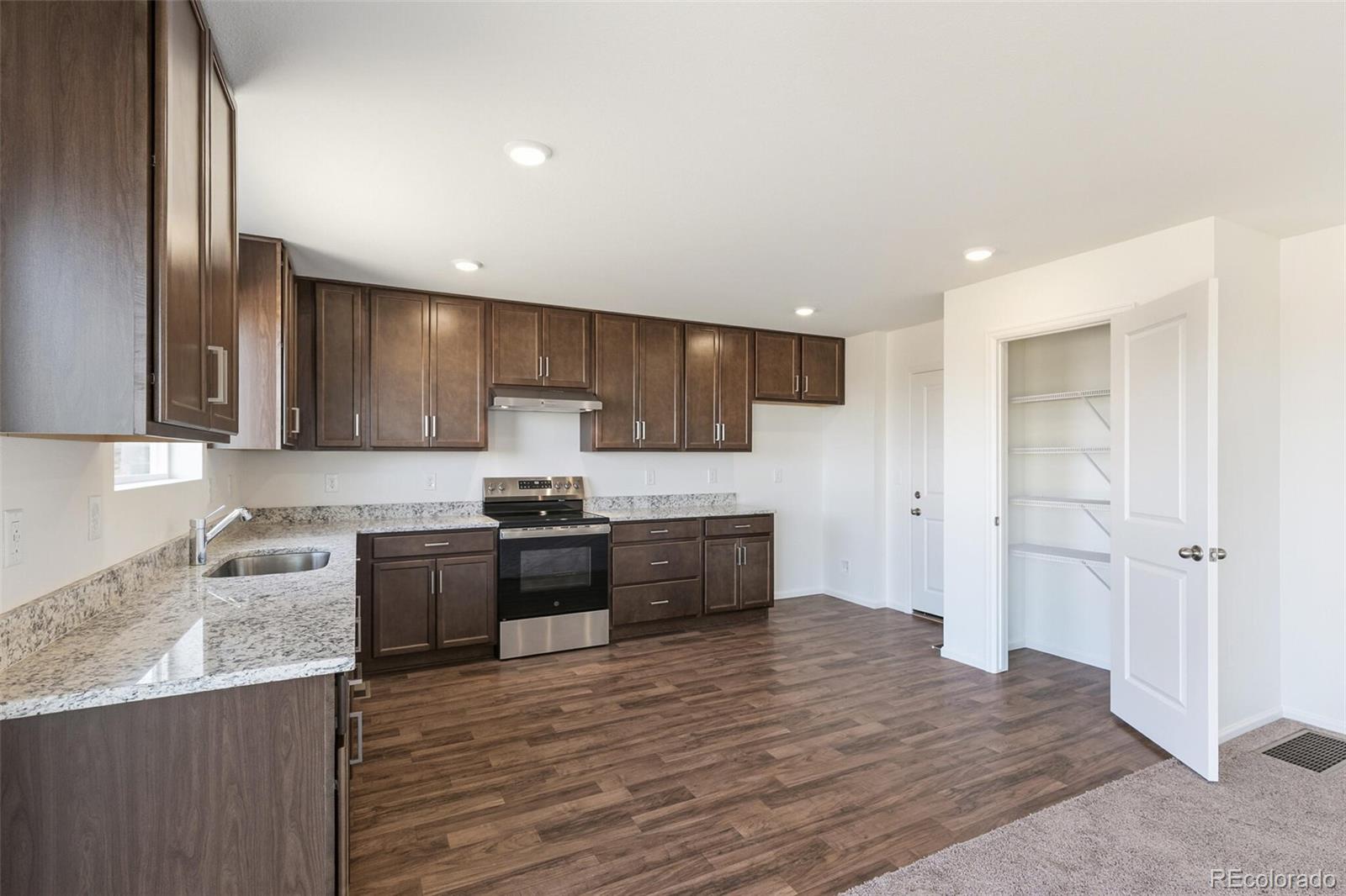MLS Image #11 for 1662 s gold bug way,aurora, Colorado