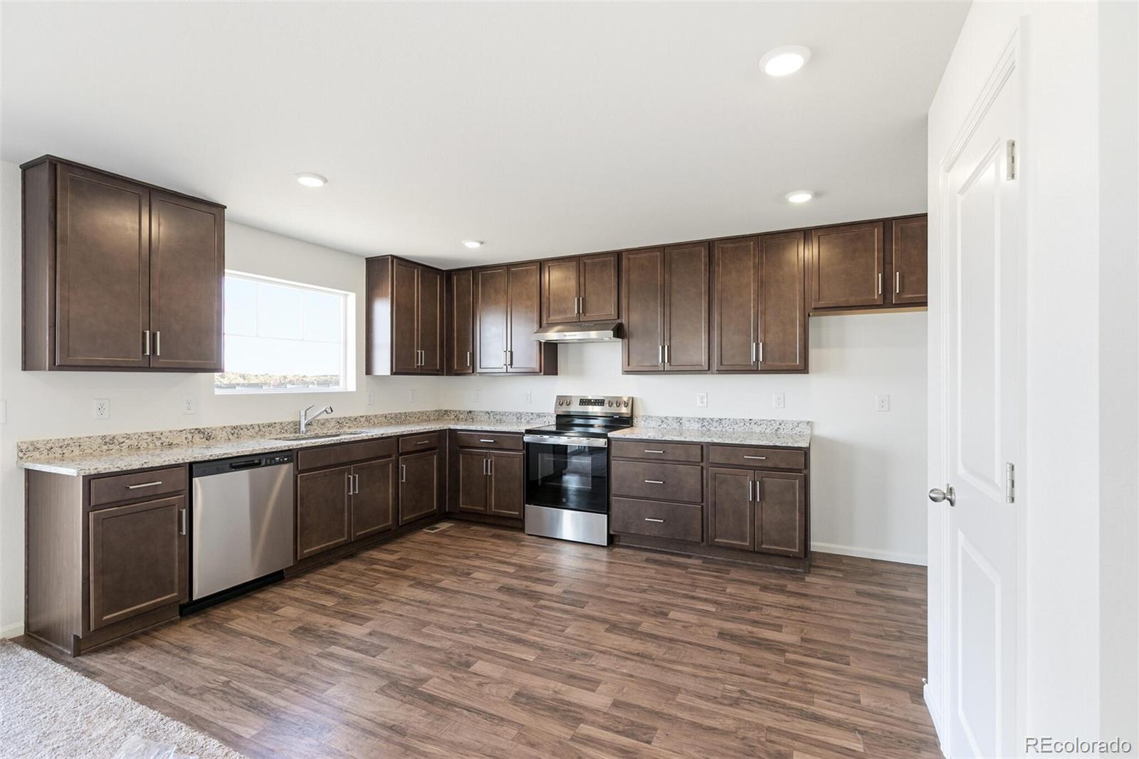 MLS Image #13 for 1662 s gold bug way,aurora, Colorado