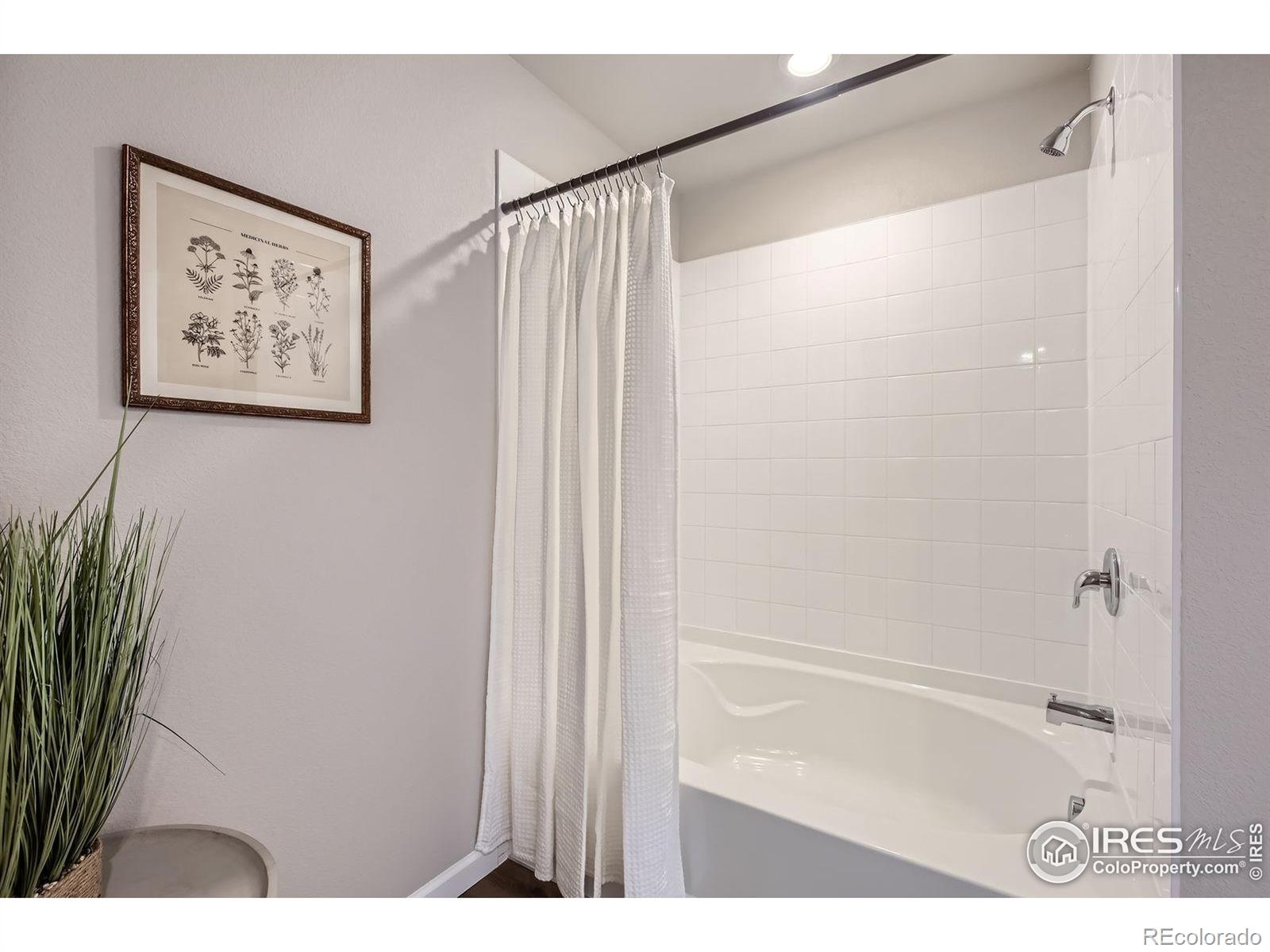 MLS Image #15 for 201  robin road,johnstown, Colorado
