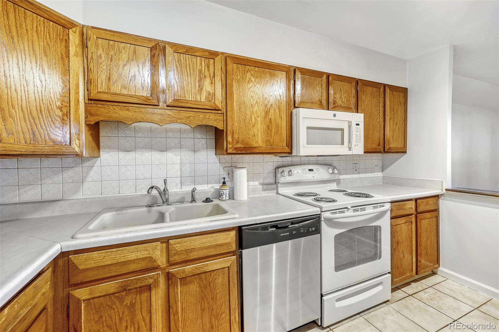MLS Image #8 for 13626 e bates avenue,aurora, Colorado