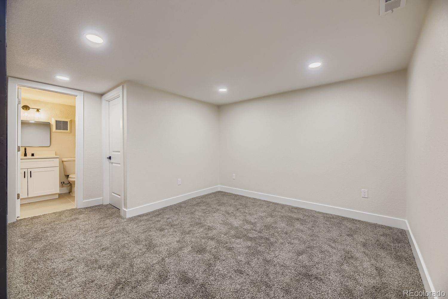MLS Image #10 for 2600  colorado boulevard,denver, Colorado
