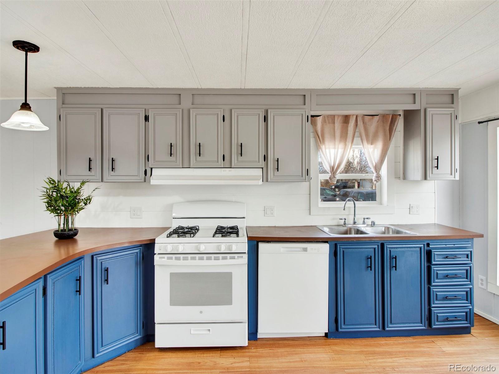 MLS Image #6 for 231  dahlia street,bennett, Colorado
