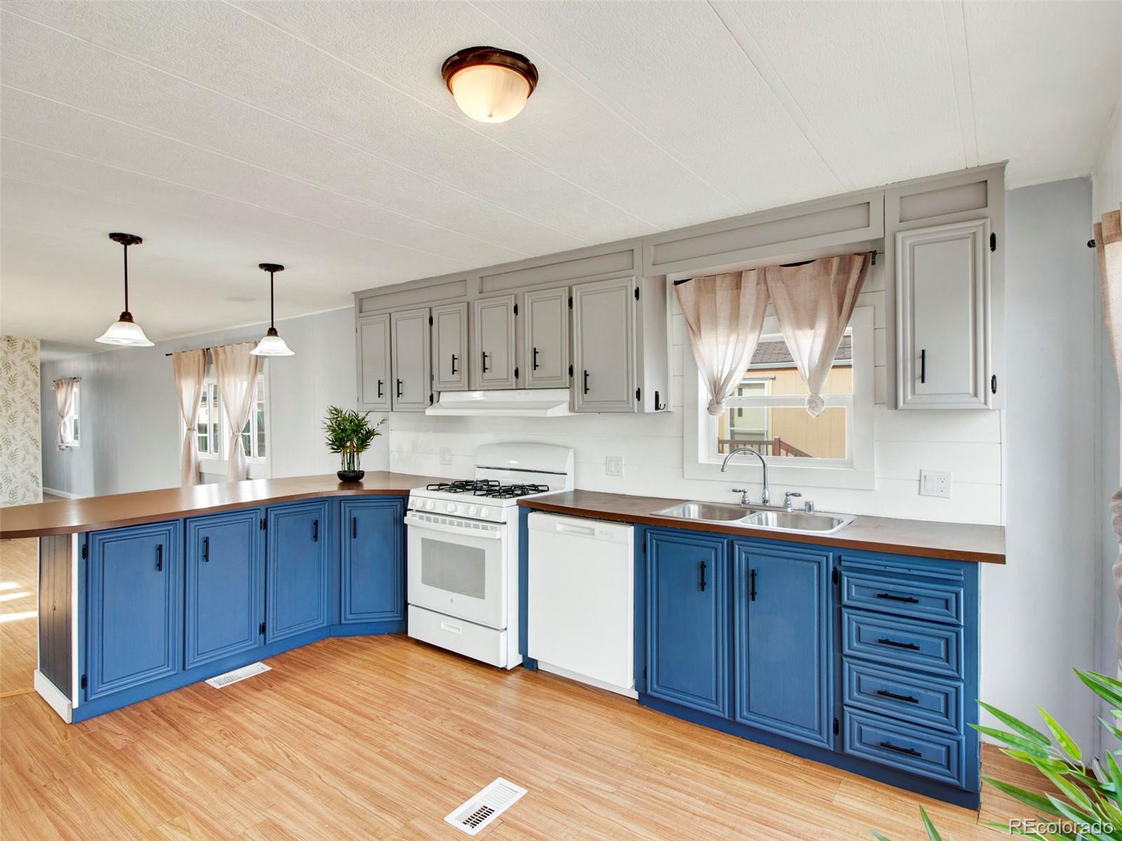 MLS Image #7 for 231  dahlia street,bennett, Colorado