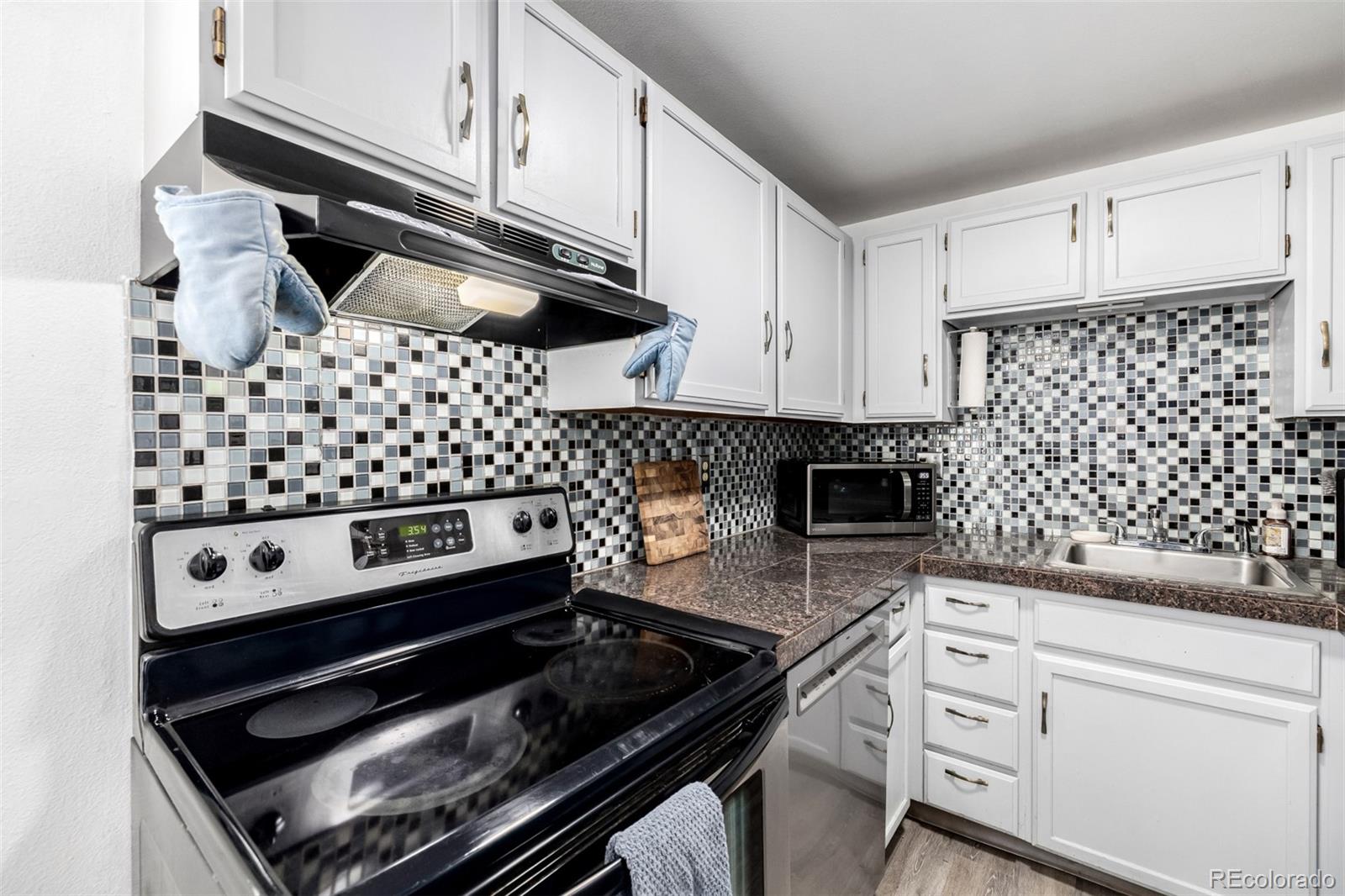 MLS Image #12 for 1505 s ouray circle,aurora, Colorado