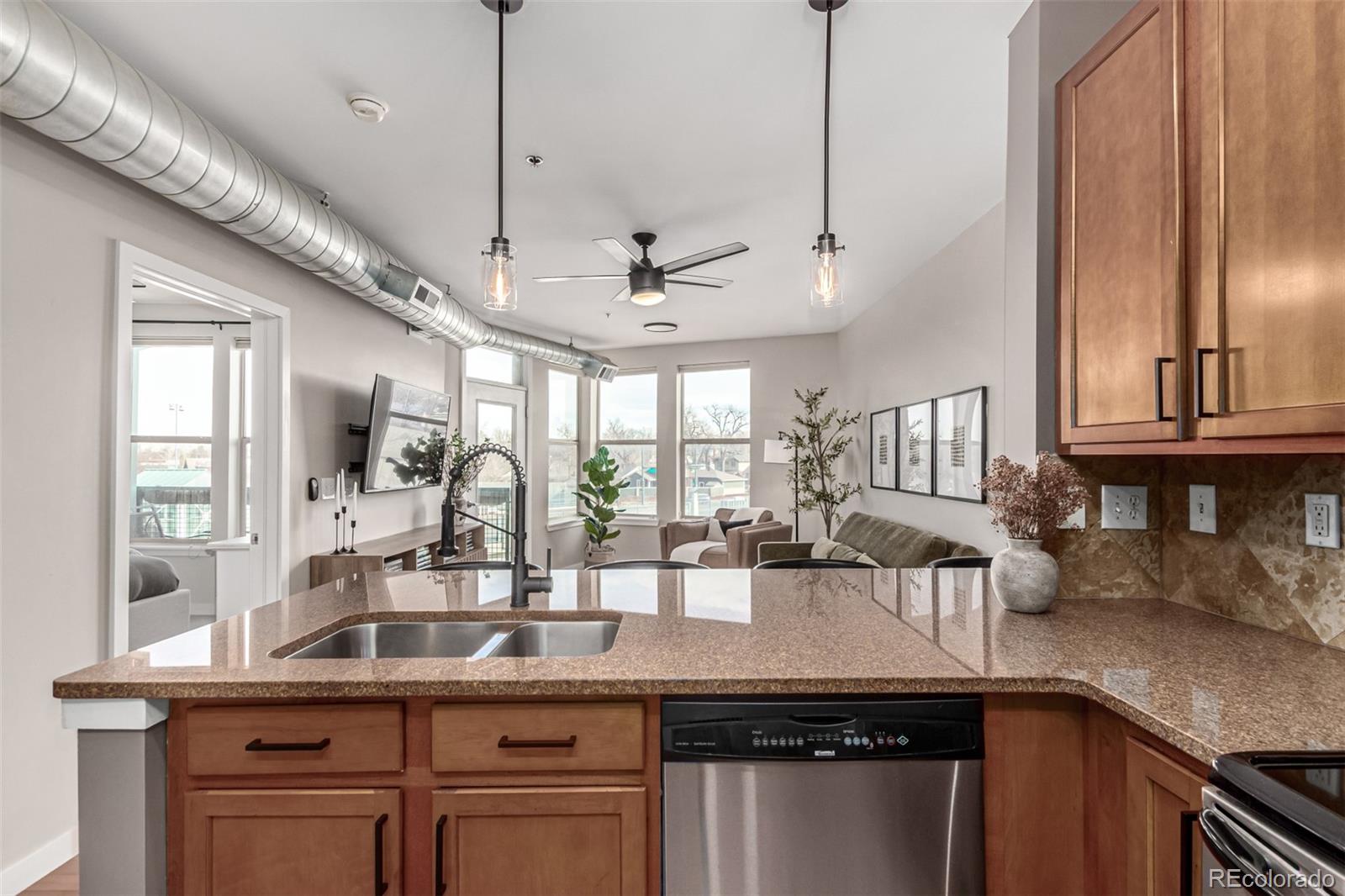 MLS Image #10 for 1313 s clarkson street 303,denver, Colorado