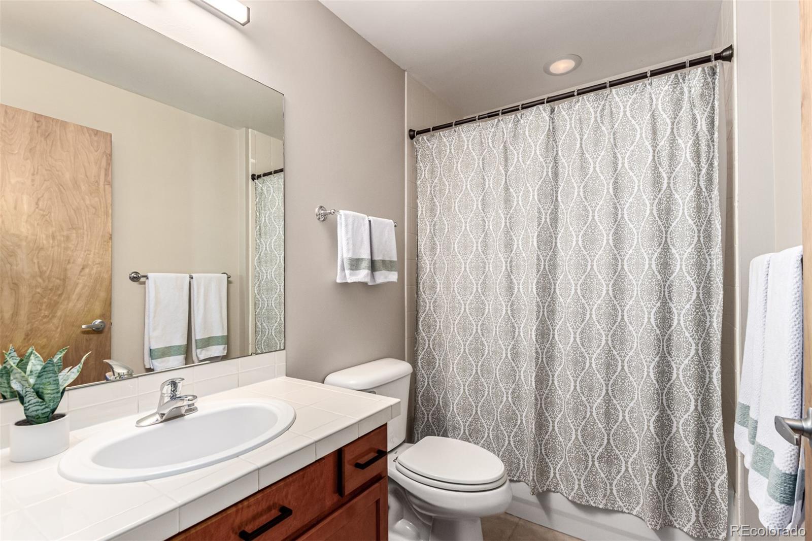 MLS Image #21 for 1313 s clarkson street 303,denver, Colorado