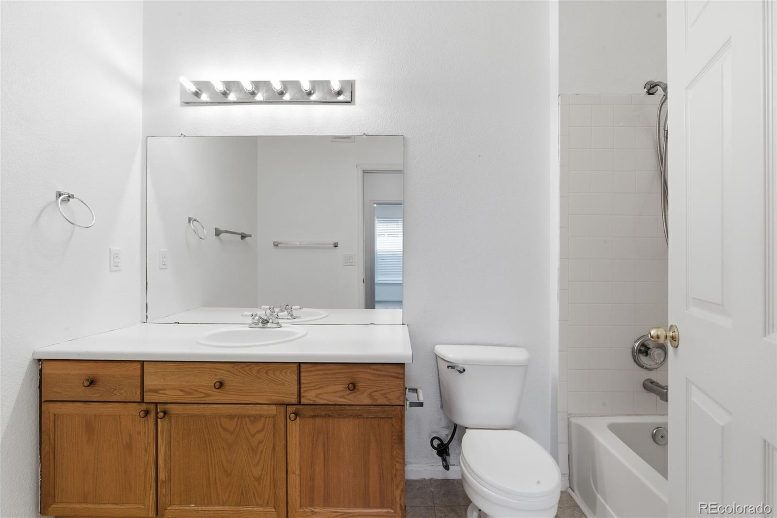 MLS Image #9 for 14353 e 1st drive,aurora, Colorado