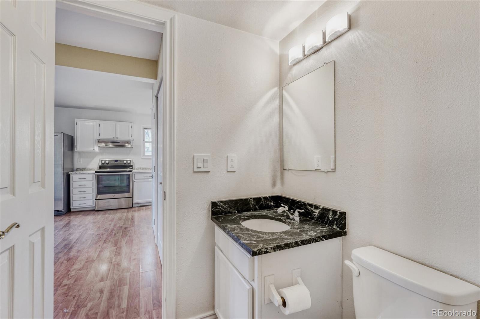 MLS Image #10 for 1160 s clinton street,denver, Colorado