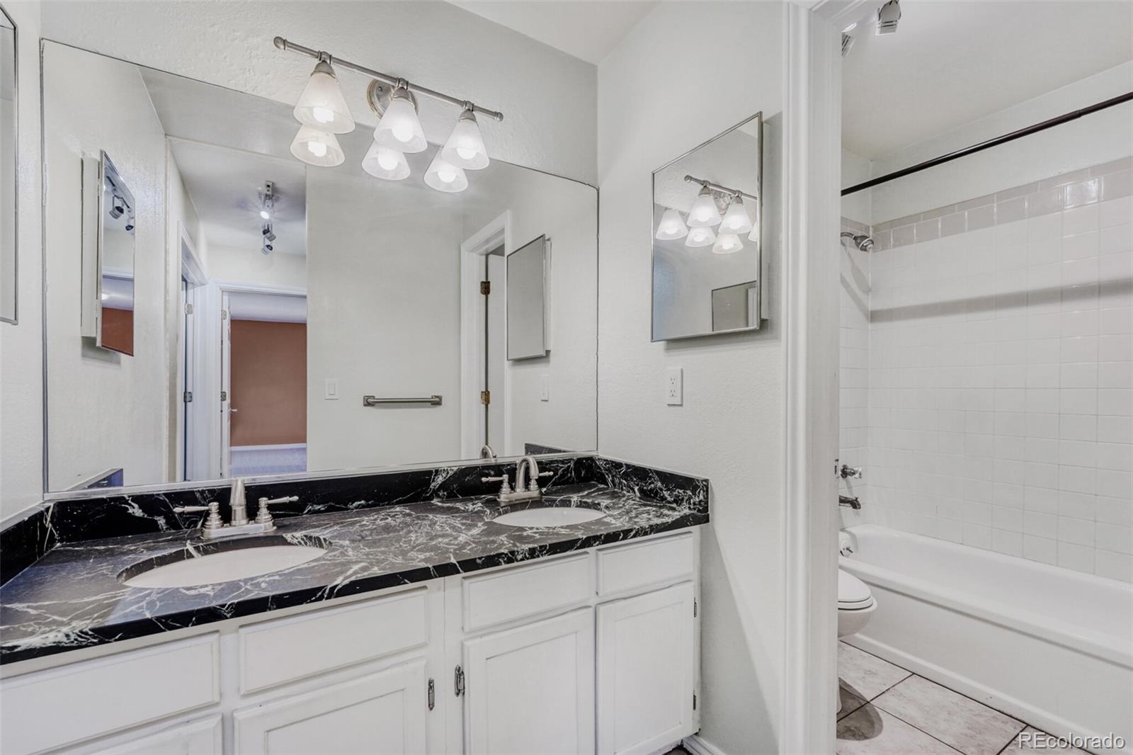 MLS Image #28 for 1160 s clinton street,denver, Colorado