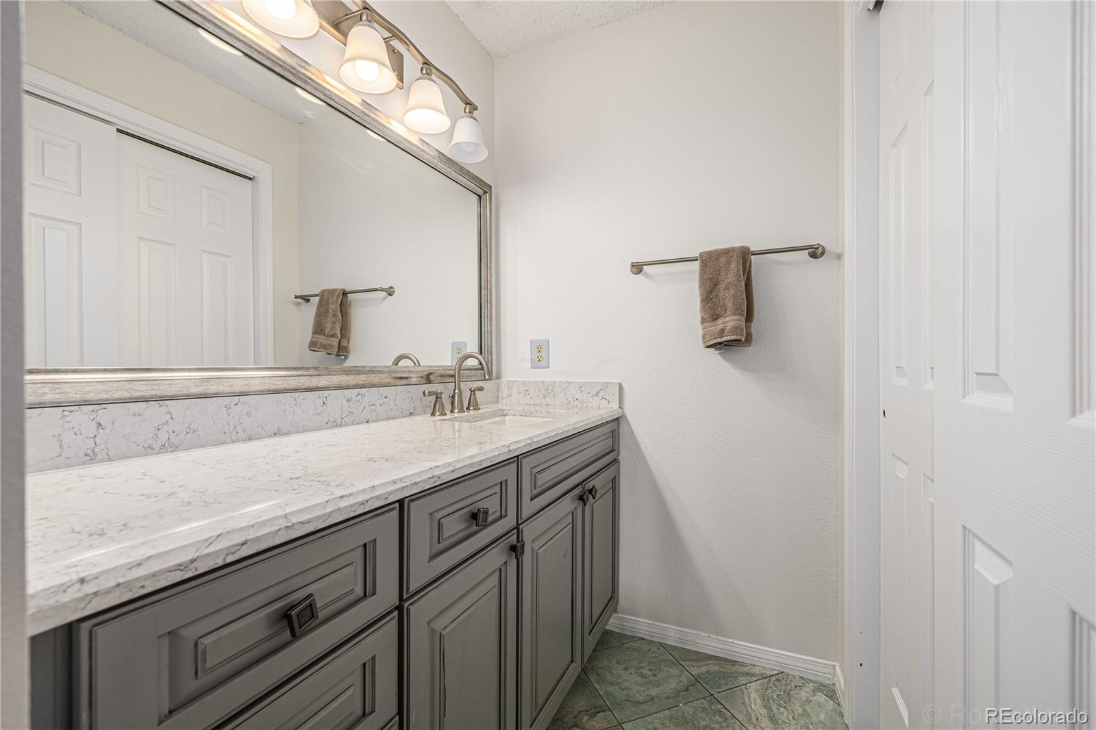 MLS Image #22 for 7252 s costilla street,littleton, Colorado