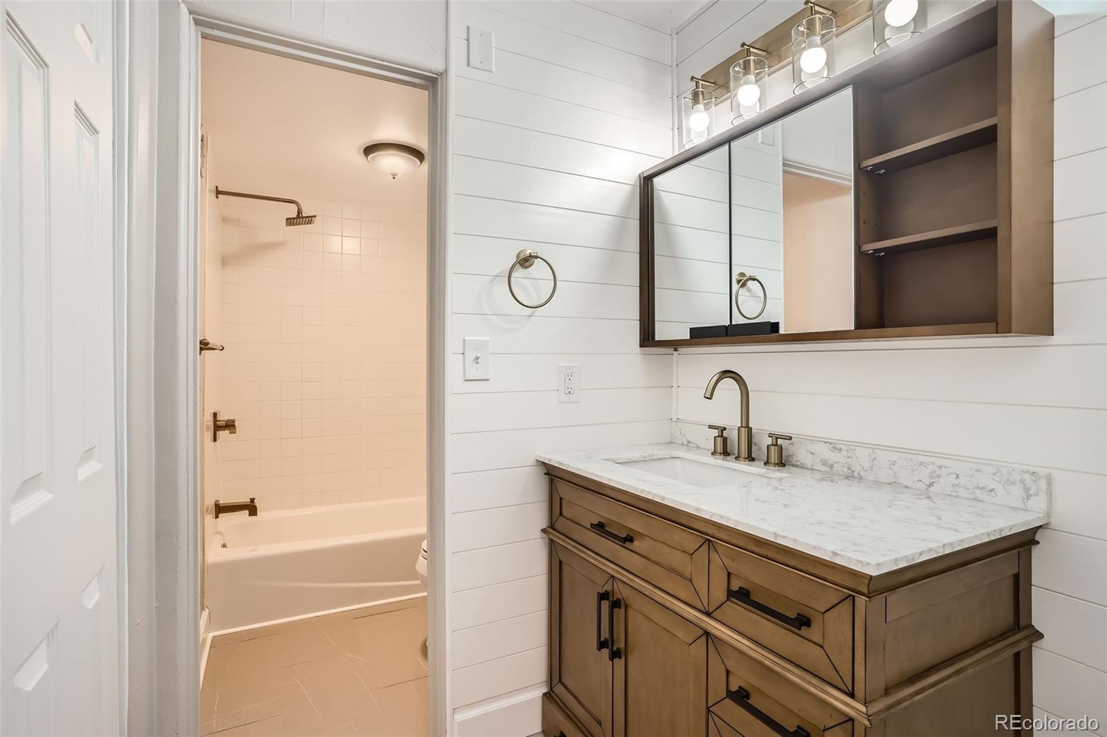 MLS Image #10 for 969 s pearl street,denver, Colorado