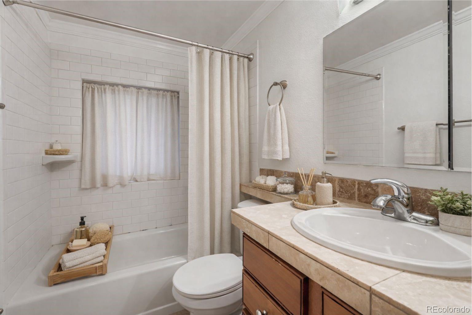 MLS Image #5 for 1327  steele street,denver, Colorado