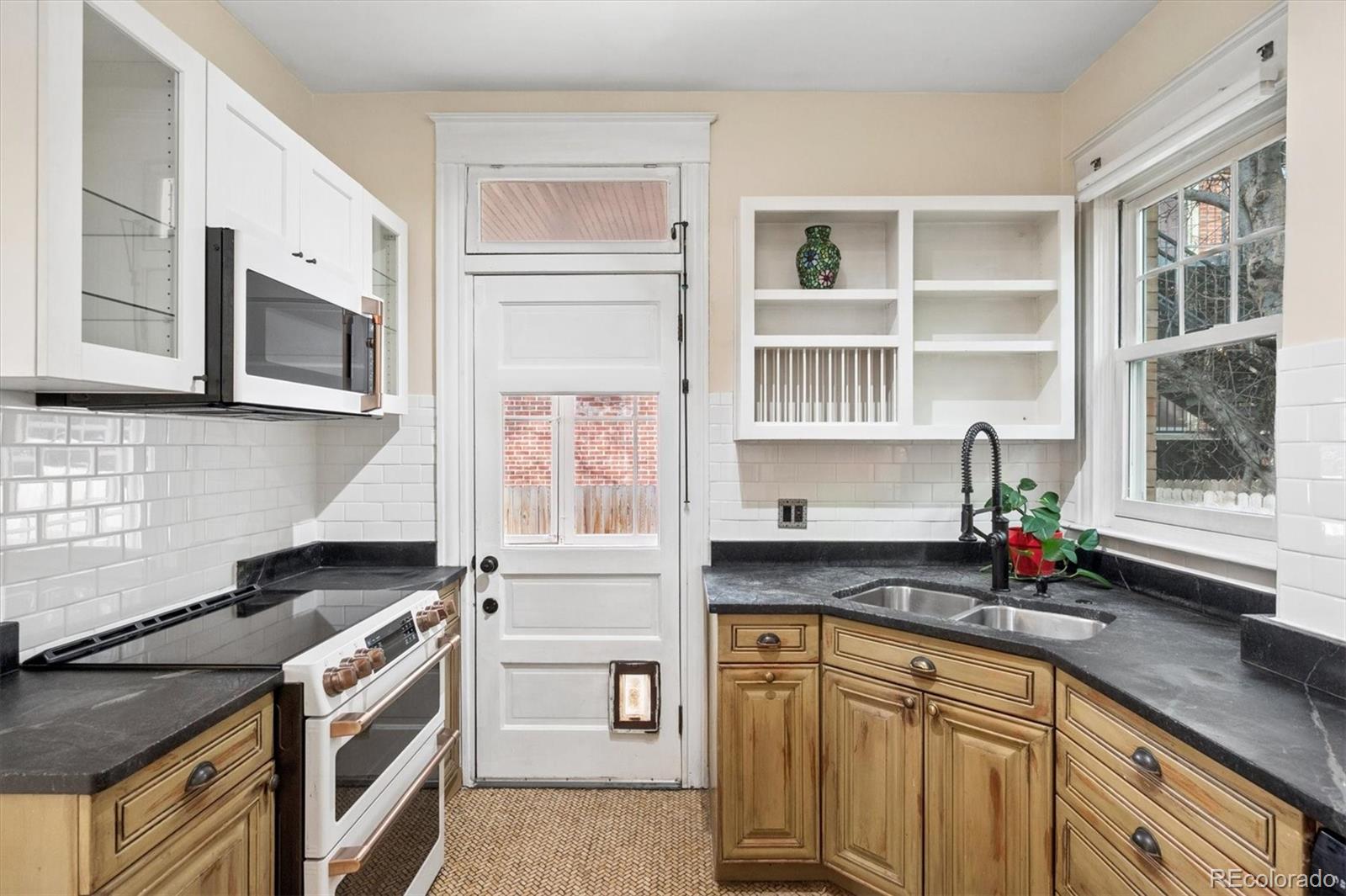 MLS Image #14 for 801 e 10th avenue,denver, Colorado