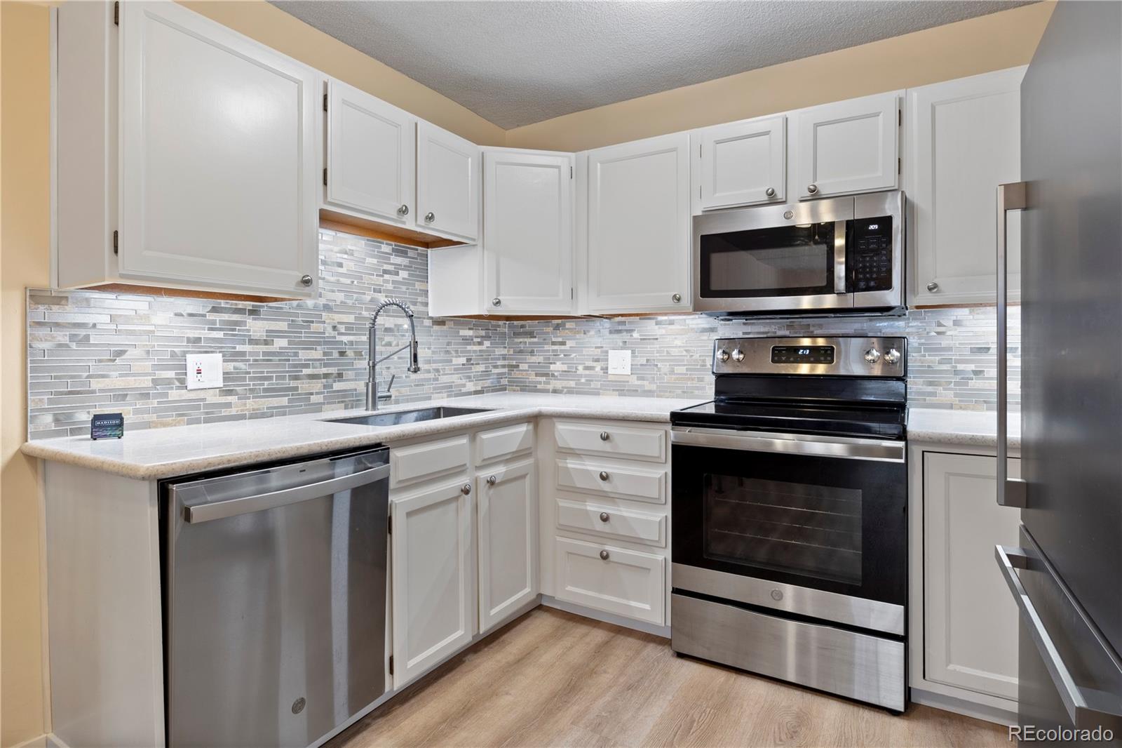 MLS Image #6 for 3022 s wheeling way,aurora, Colorado