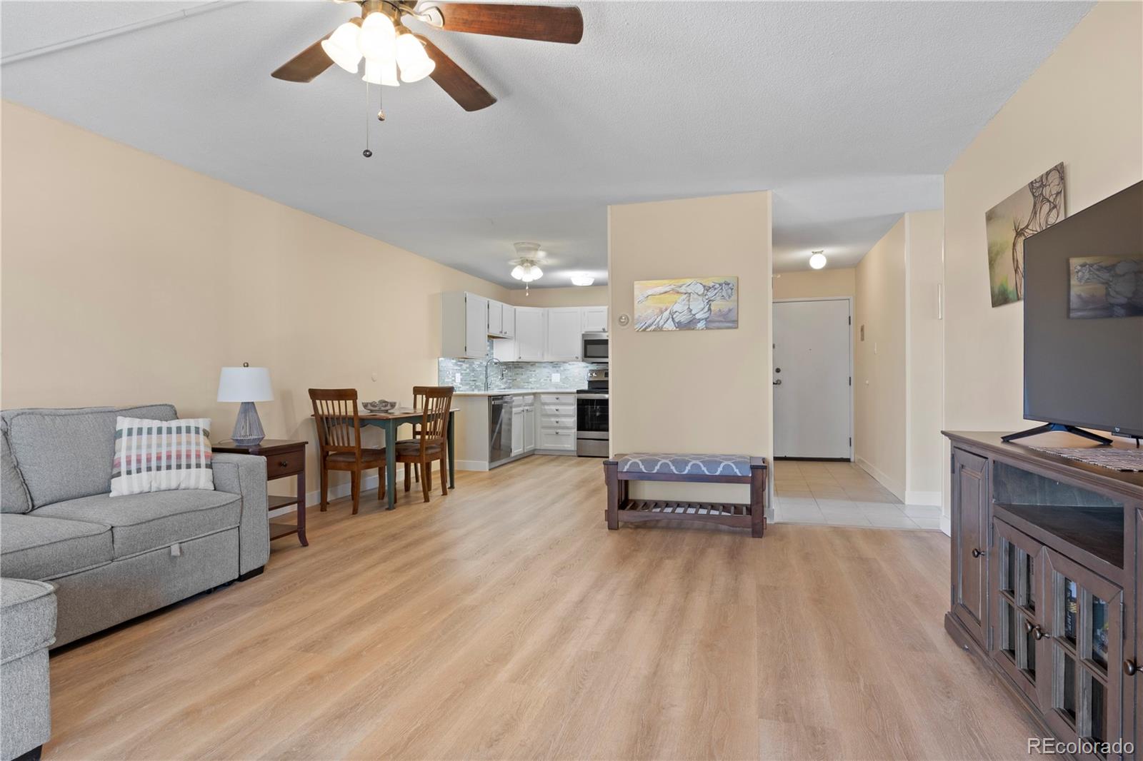 MLS Image #9 for 3022 s wheeling way,aurora, Colorado