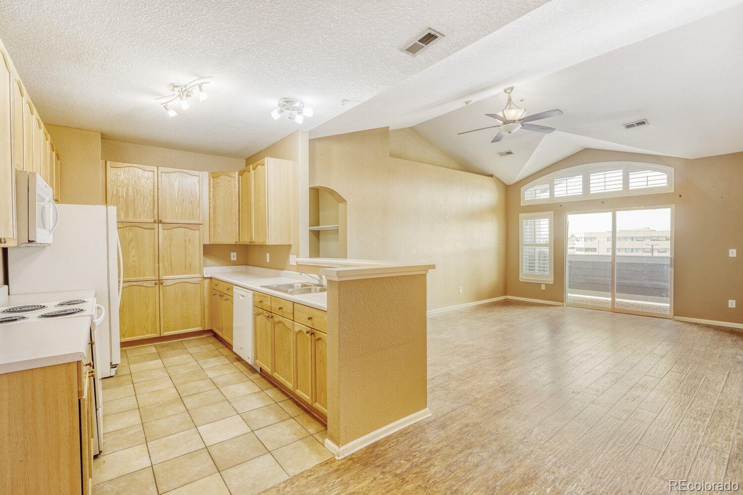MLS Image #4 for 14241 e 1st drive 304,aurora, Colorado
