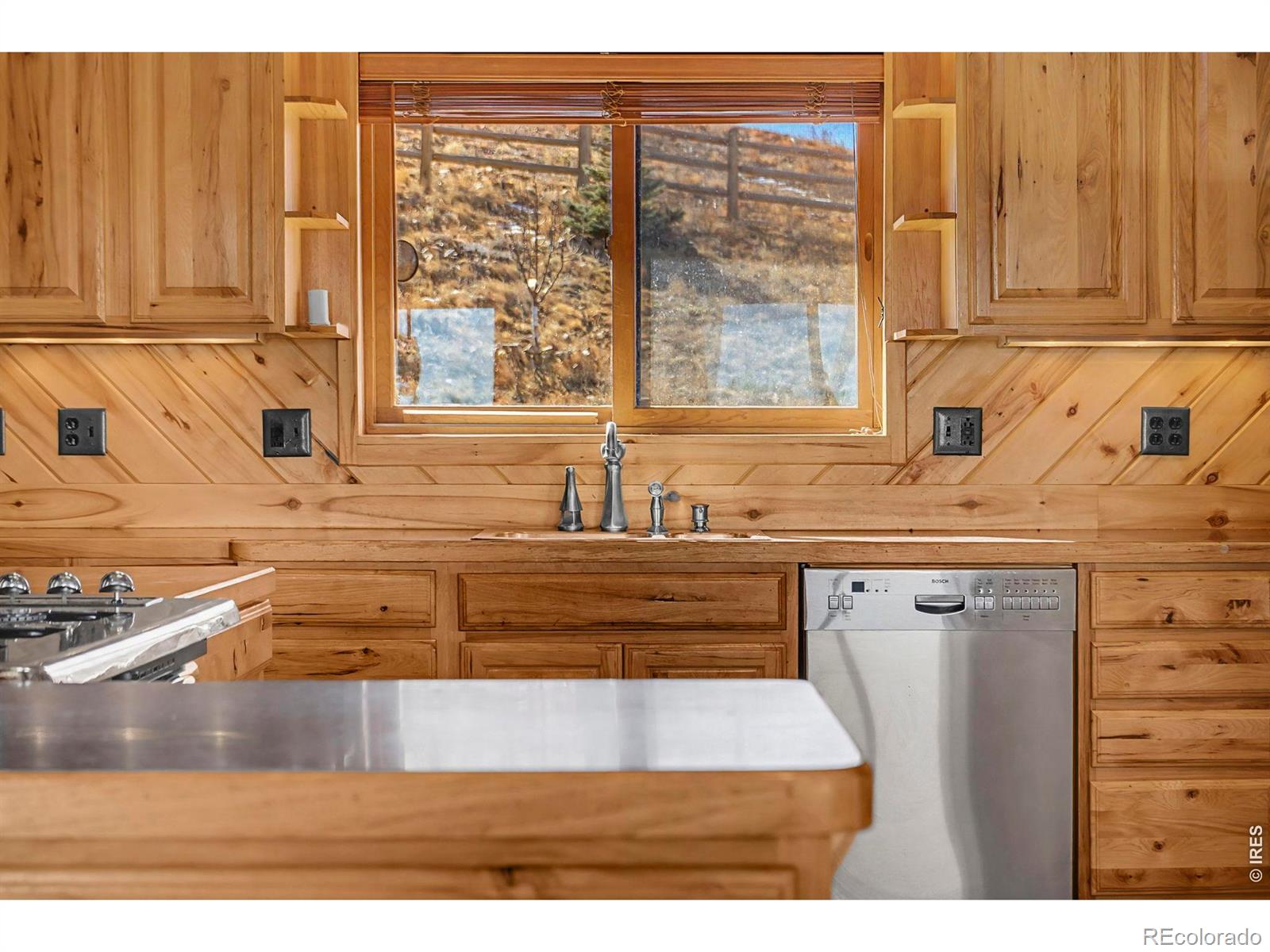 MLS Image #8 for 905  stratton park road,bellvue, Colorado