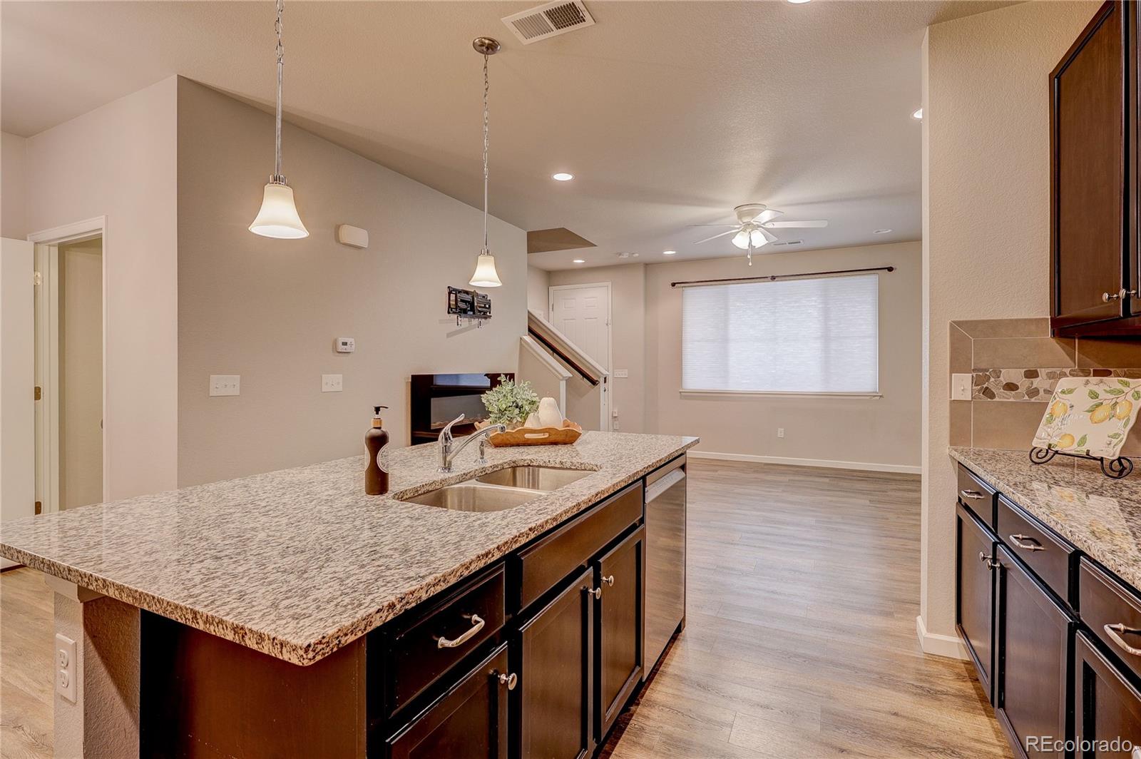 MLS Image #10 for 560 e dry creek place,littleton, Colorado