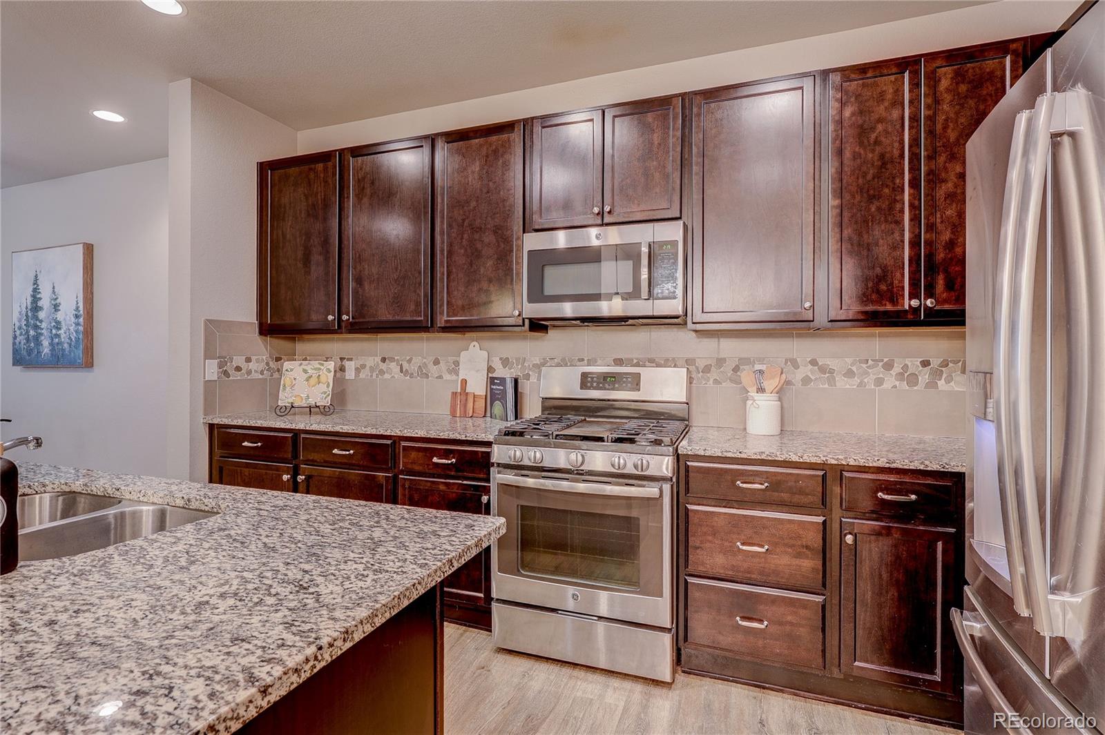 MLS Image #11 for 560 e dry creek place,littleton, Colorado